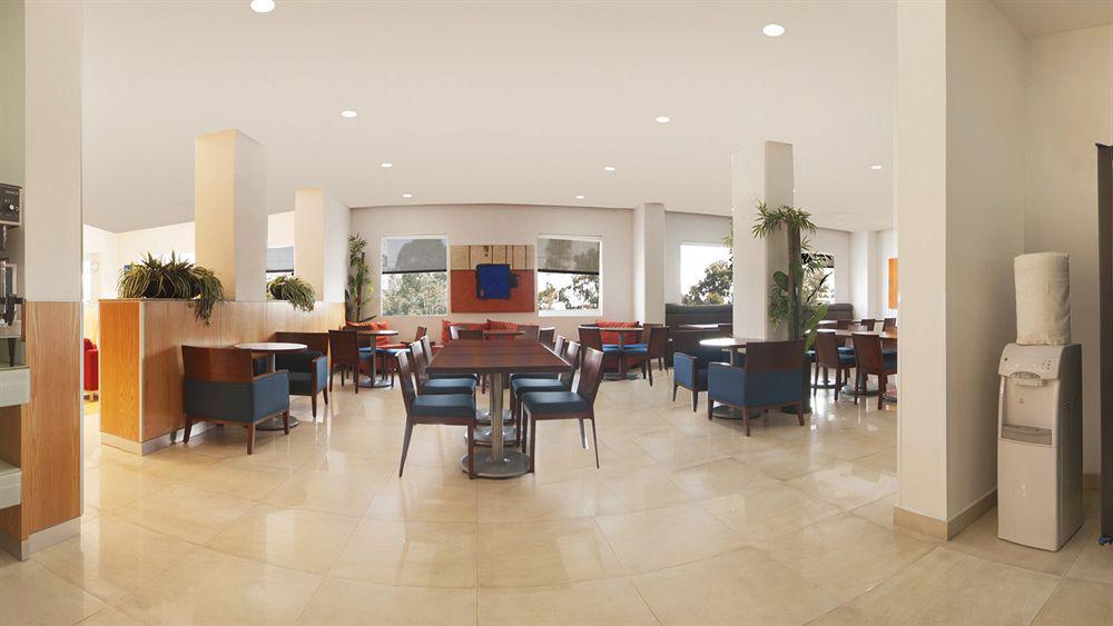 Hotel One Puebla Finsa Esterno foto